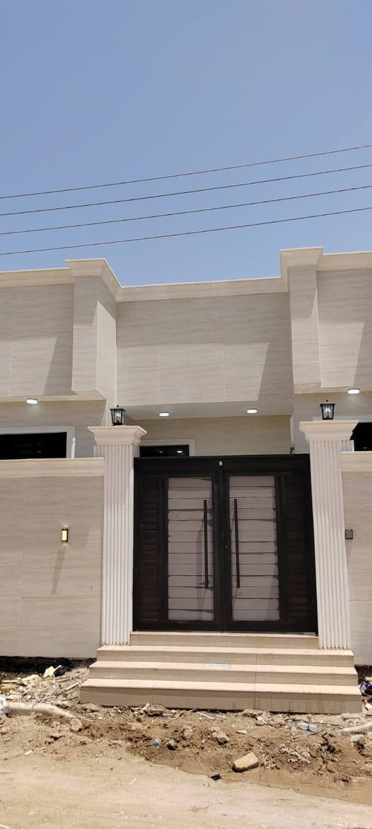 بيت للبيع محافظة المثنى مجمع البيادر
مجاور حي النفط 
((بناء شخصي )) 
درجة أولى فول الفول
 البناء سنه 2026
مساحه 200 م
ملاحظة((((  بيع نقد او على المبادره من لديه حجز مسبق )))) 
ملاحظة ((  غير مطلوب و غير مسكون ))

يحتوي الطابق الأرضي غرف عدد اثنين نضام سويت وصاله كبيره ومطبخ حار وبارد وستقبال
والطابق الثاني غرفه واحده

للاستفسار الاتصال على الرقم *********** او مراجعة مكتب المدائن للعقار
عنوان المكتب محافظة المثنى حي العسكري قرب جامع الإمام علي ع

