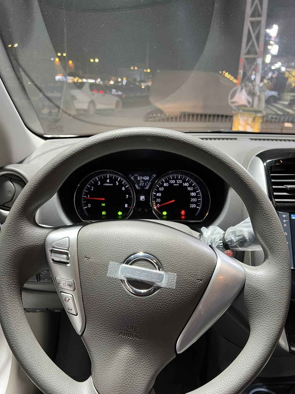 نيسان سني مصري 
الموديل: 2024
اللون: ابيض
المحرك: 1.5 لتر اقتصادي جداً في استهلاك الوقود
العداد: 26000كيلو متر
شاشة لمس – بلوتوث – كاميرا خلفية
مكيف قوي جداً وبارد
حساسات خلفية + نظام توفير الوقود ECO
والسيارة بحالة الوكالة، لا تحتاج أي مصروف، استخدام بسيط ونظيف جداً من الداخل والخارج. 
‏سيارة بصمة و بصمة باليدات همه ￼￼
 الموقع: بصره حي الحسين 
 للتواصل: ***********￼￼￼￼￼
