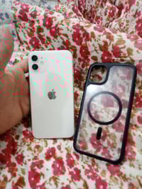 ايفون ١١عادي للبيع فقط بطاريه ٨٨جهاز ما مفتوح شرط ذاكرته ١٢٨ دبل سمكرت...