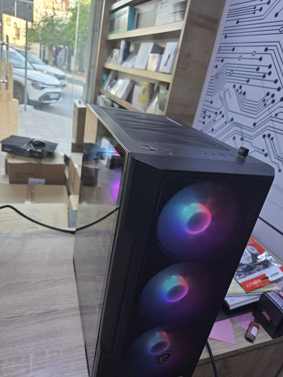 PC Gaming
intel 15 12400
RTX 4060 8GB MSI
XPG 16GB DDR4 3200Htz RGB
PSU 650 watt power supply
1TB HDD 128 GB SSD
motherboard msi pro b760-E

کەیسێکی زۆر بەهێز و خاوێن 
هەموو پارچەکانی مارکە و کوالێتی زۆر باشن 
لە هەولێرم بۆ داواکاری 
***********

