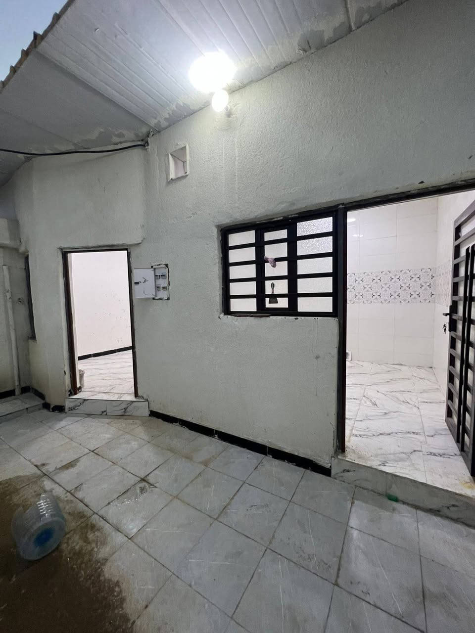 بيت مساحه 100 سقف سندويج البصرة الجزيره مجمع الريان بيت مرتب ونظيف مثل ماشوف سعر  37 وبي مجال اي استفسار ***********
