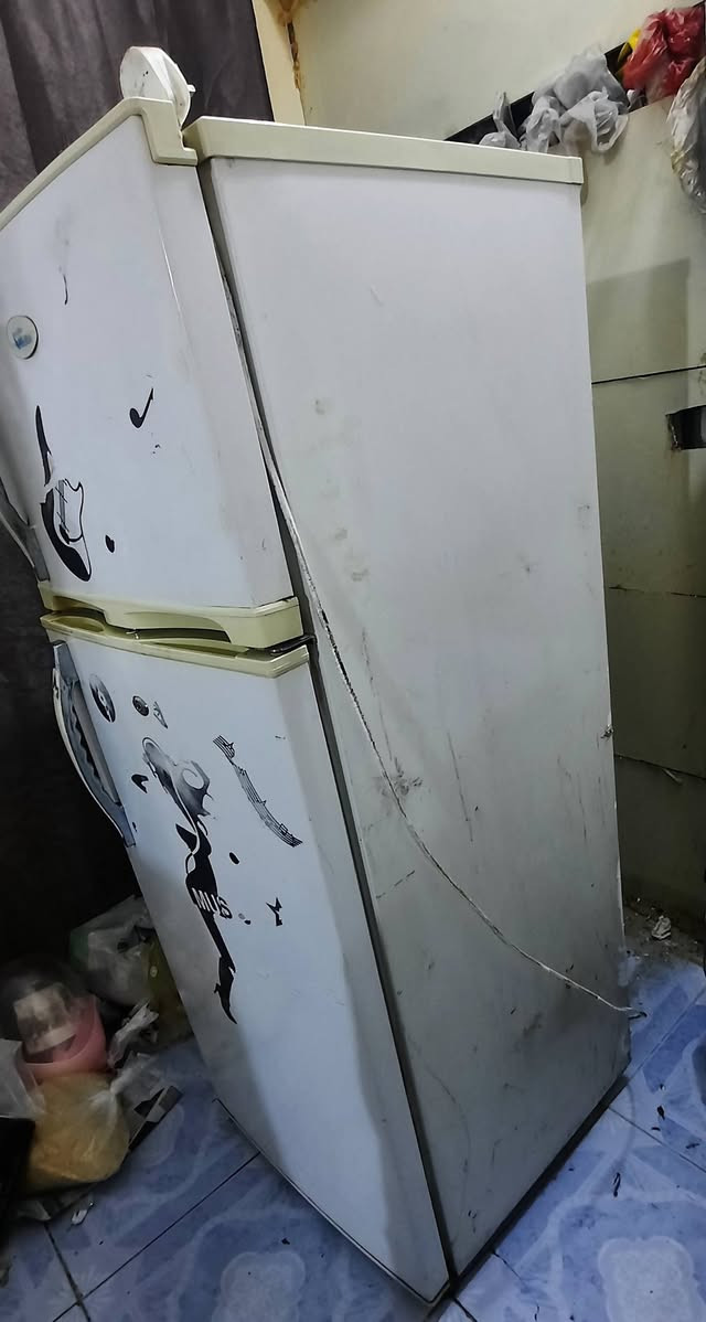 ثلاجه للبيع شغالة  اي عطل  مابيها السعر  100 مكاني بغداد  المنصور


**إذا كنت صاحب هذا الإعلان وتريد حذفه لأي سبب، رجاءا أرسل رسالة إلى الدعم الفني**