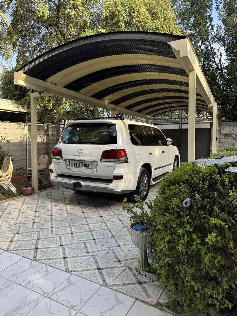 السلام عليكم لكزز LX5700 V8 بريم اصل موديل 12 كفاله عاامه عدا شخط خفيف بلصفحه رقم بغداد 4 ارقام مميز تحويل ثاني يوم لون الداخل مشمشي المرغوب منضومه زنون عالي ناصي مواصفات الكزز معروفه ميحتاج اذكرها سنويه تسقط 2031 هزه جديد كلشي كامل بيها والسياره على وضع الشركه ماشيه 160 حقيقي 
مكان السياره بغداد الدوره  السعر 38 وبيها مجال بسيط
***********
