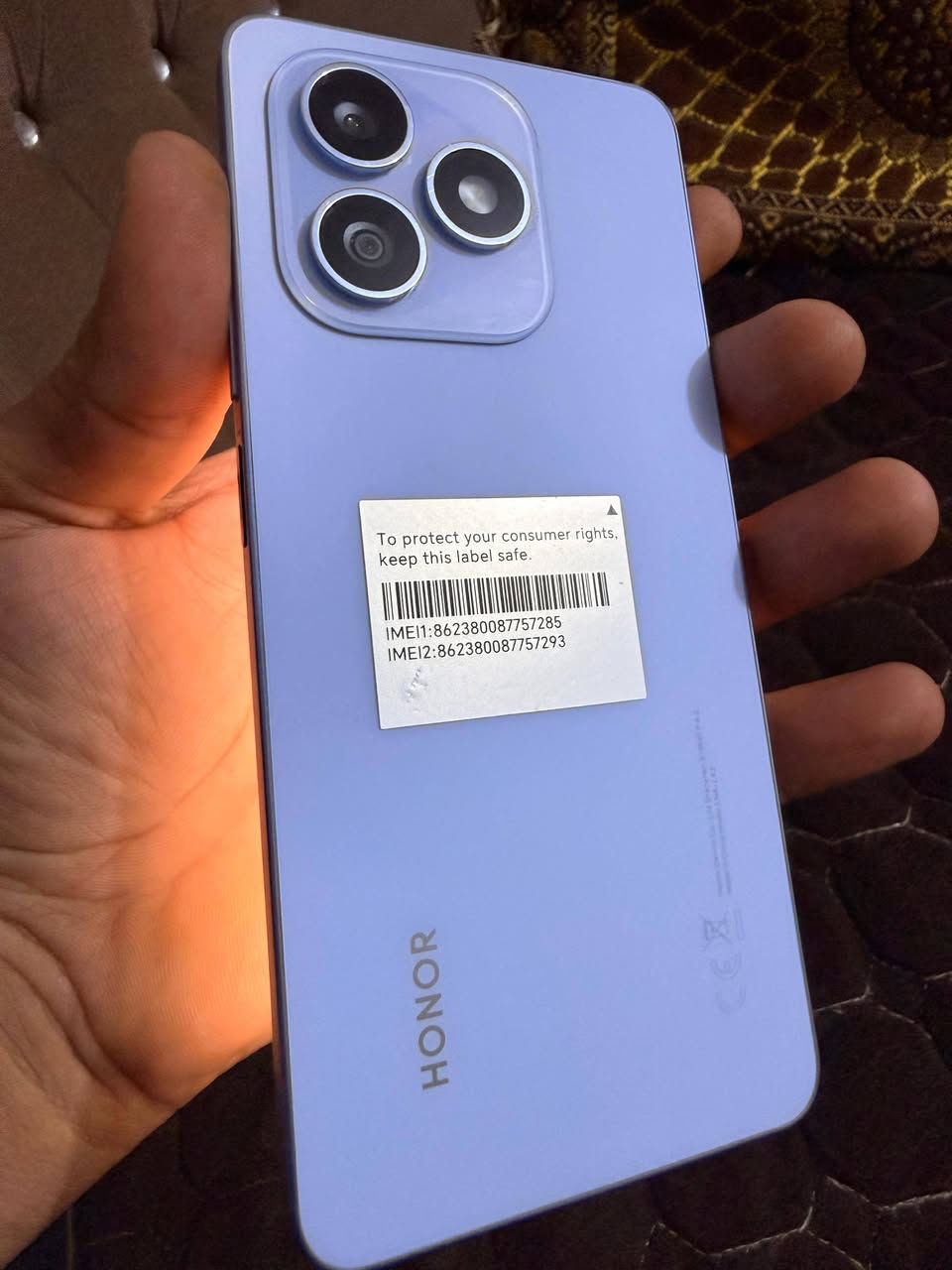 للمراوس شعدك نزل
صارله اسبوع مفتوح من الكارتون جديد،

📱 HONOR X8d    مقاومة الماء والغبار

svg

IP65

• شاشة 6.7 إنش AMOLED

• دقة 2392 × 1080

• معالج Snapdragon 6s 4G Gen 2

• رام 8GB + 8GB افتراضي = 16GB

• ذاكرة داخلية 256GB

• كاميرا خلفية 108MP

• كاميرا أمامية 16MP

• بطارية 7000mAh

• بصمة جانبية + Face Unlock

• شريحتين اتصال
صوت استريو

• USB Type-C

***********
