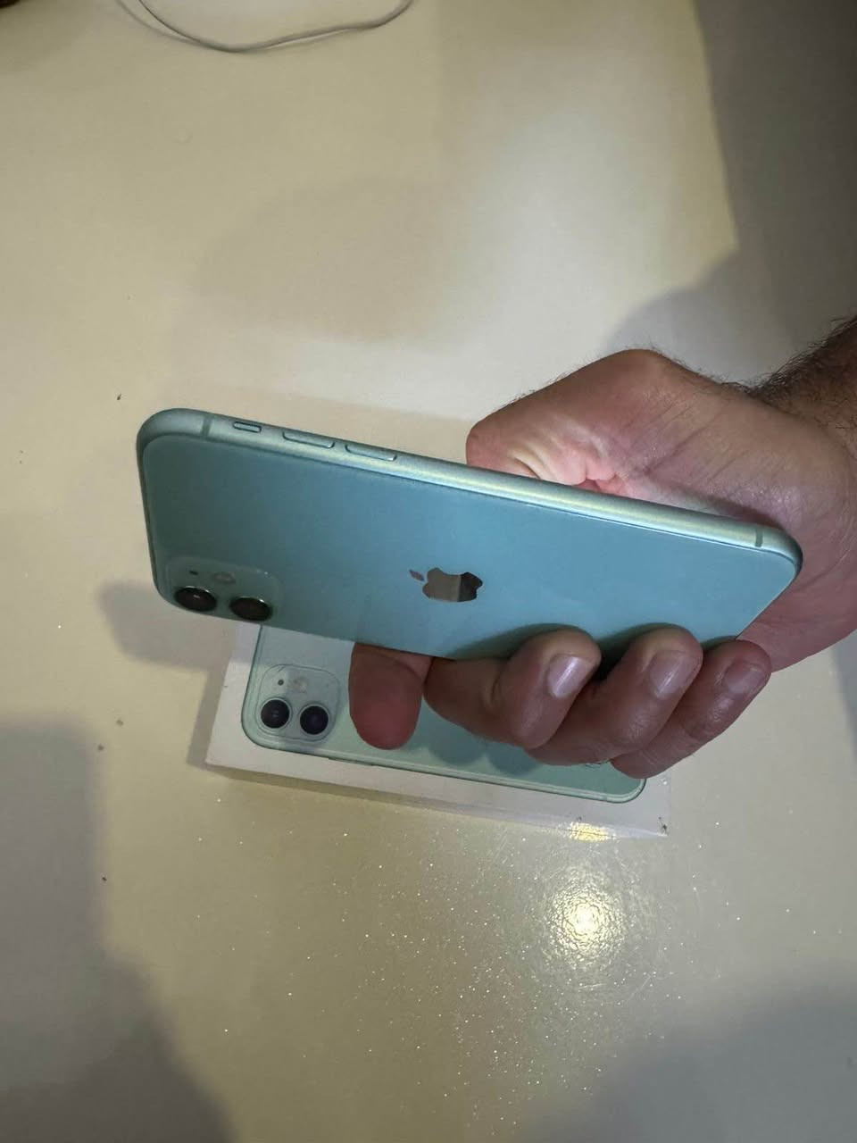 ئايفون ١١
٢سيم ~~~~١٢٨ ذاكيره
مامفتوع شرط كالتون موجود مابي كلشي شرط 
سعر ٢٥٠$ دولار مجال 
***********~~مكان اربيل أربيل, العراق
