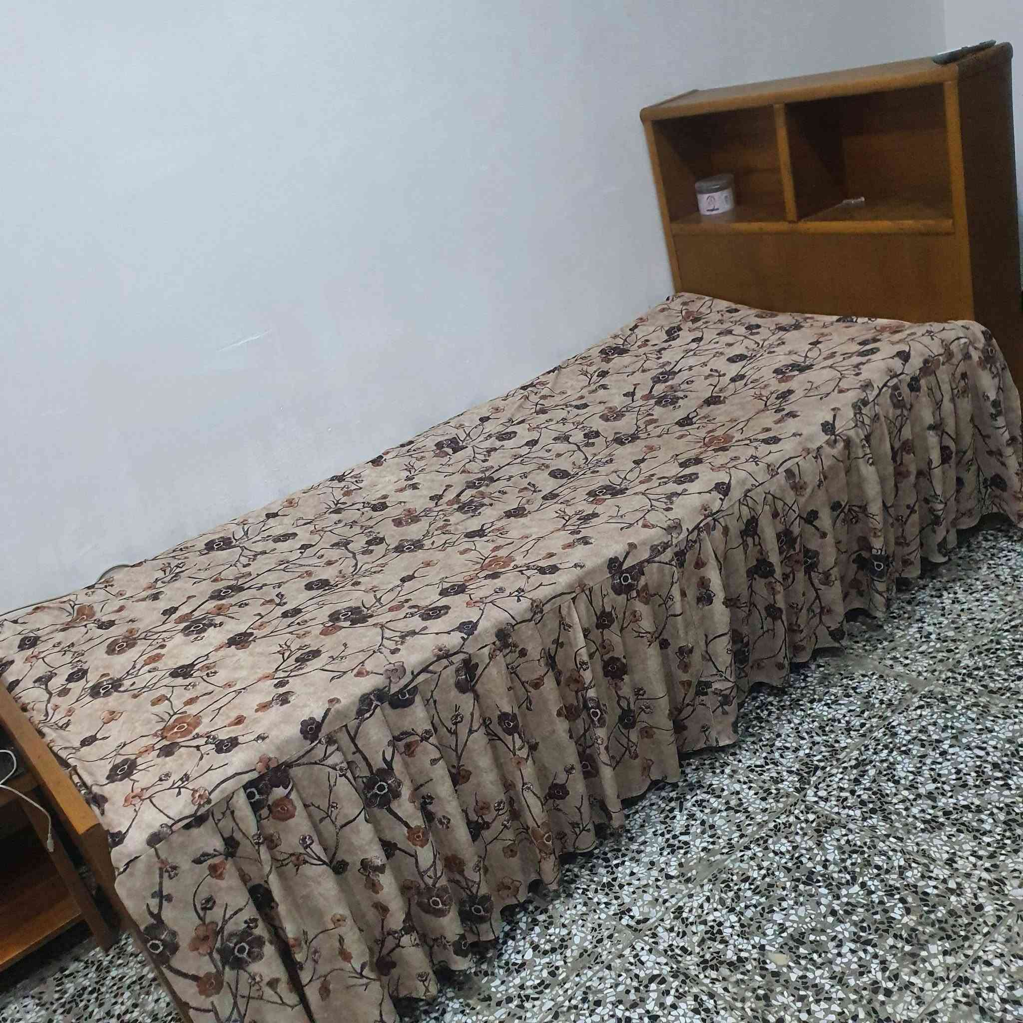 سلام عليكم غراض بيت نظيفات للبيع مكان الغزاليه للاستفسار ***********

