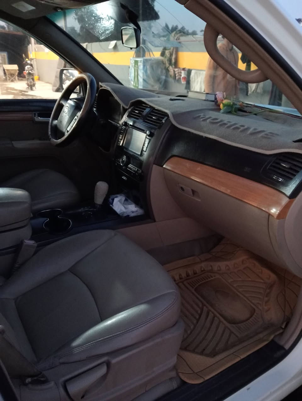 كيا مهافي موديل ٢٠١٢ وارد خليجي للبيع، ستة سلندر ثلاثة قطع صبغ، كشن كهربائي وسقف سلايت، سبعة راك ،
$السعر ١٤٠
العنوان/ ديالى بعقوبة الجديدة ، 
هاتف/ ***********
