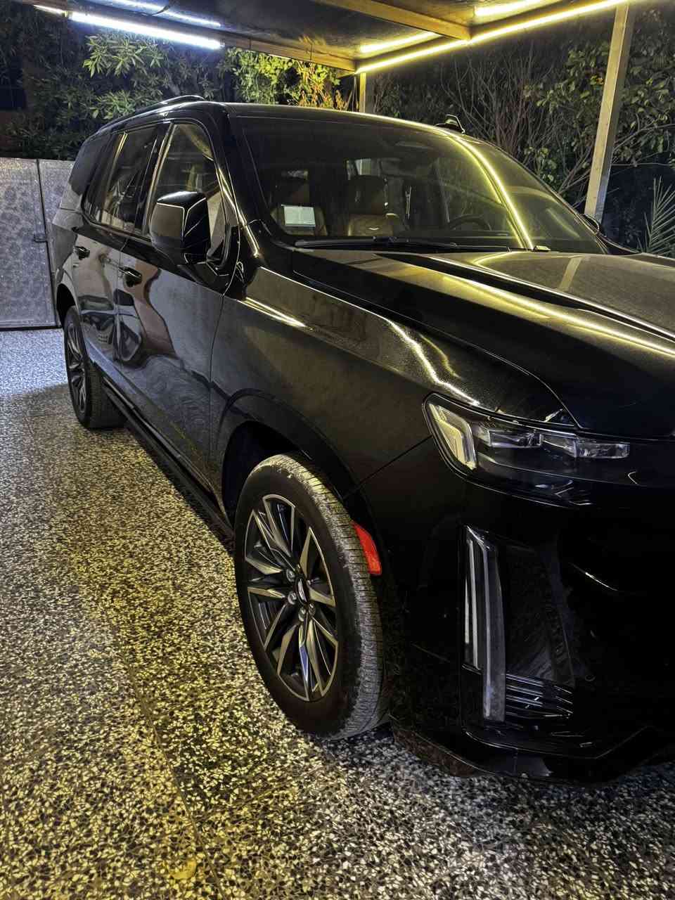 السلام عليكم 

كاديلاك اسكاليد 2021 

فول واحد على واحد سبورت 

مكفوله كفاله عامه 

مغلفه ppf 

رقم بغداد 

مكان سياره بغداد 

***********
