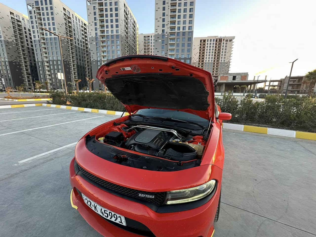 للبيع جارجر دايتونا اصل 8 سلندر 2018 وكالة هارلم
 5700 خليجي فول مواصفات.
 قفل اكسل SRT 3.09 وبرمجة مصطفى ايكل 💪
 سيارة قوية كلش ومتلحك على تبديل تايراتها 😉
 ماشية 83000 كيلو وبيها نظام GPS مدفوع اشتراكه🌏

المواصفات:
 سلايد روف
 شاشة كبيرة كار بلي
 كاميرا خلفية
 حساسات خلفية
 سستم سماعات alpine
 كشنات حضن دايتونا كنتارا
 شيفتات ستيرن
 كشنات ميموري
 ستيرن كهرباء + تدفئة
 سوبر تراك باك
 نظام سبورت مود
 تشغيل عن بعد
 مري قلاب
 تدفئة وتبريد كشنات امامي خلفي
 شوته رياضيه موبار
 دبات سود 
 السيارة بيها صبغ باب السائق والجاملغ  وسونارها موجود ومكان السيارة السيدية السعر 245 ورقة  وبيها مجال للاستفسار الاتصال على ***********
