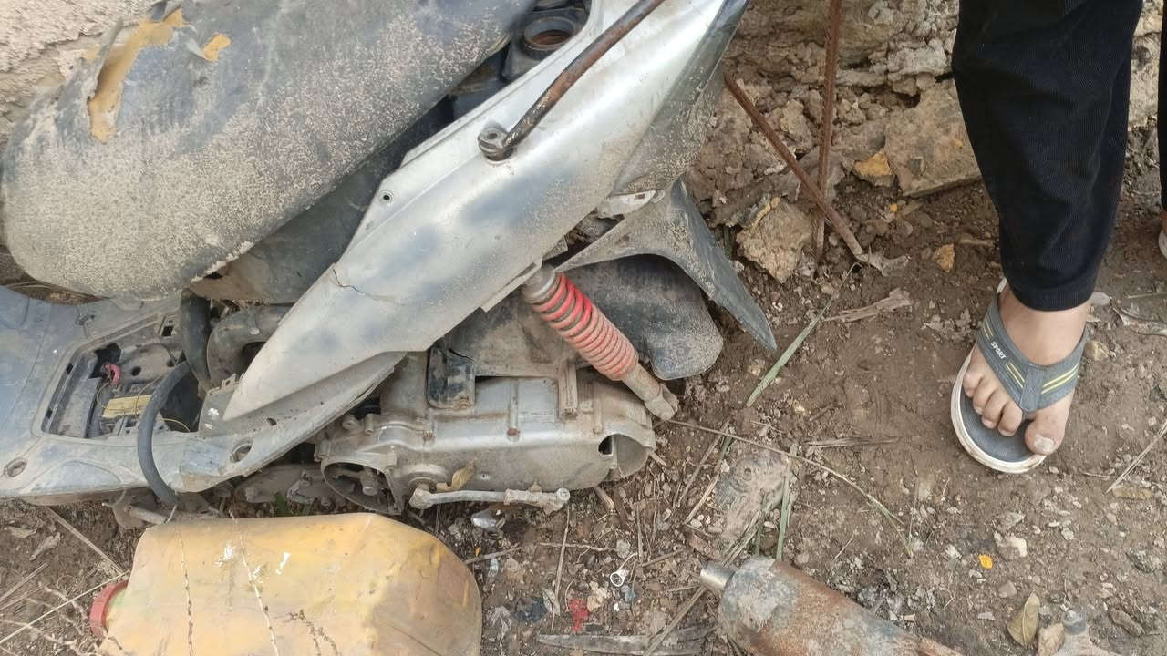 سلام عليكم عندي دراجهه اثنين ناقص كهربائيات ماكس ثعلب منغالي سعر 300 خمسين   مستعجل  مكان بغداد القريعات بيه مجال *********** واتساب مكائن ما بيهم شي مكائن ما بيهن شيء
