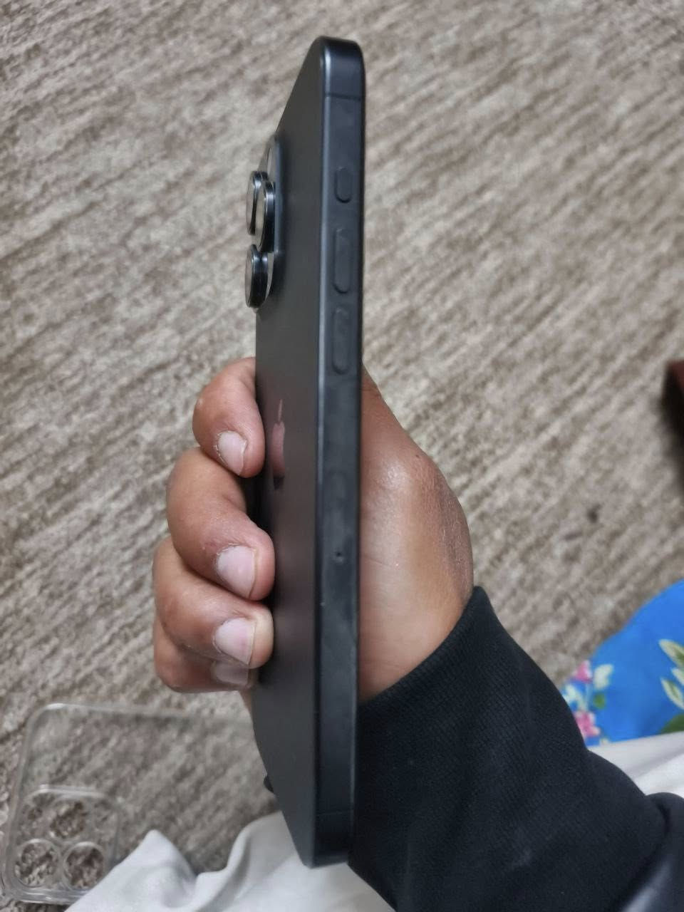 السلام عليكم
آيفون 15برو ماكس 
جهاز وتر 
شريحه متوقفه 
بطاريه 86
جهاز مكفول 
ذاكره 256
السعر 700 وبيه مجال حك جيه 
أهل 600 لحد يراسل 
مكاني النجف شارع المطار 
***********
