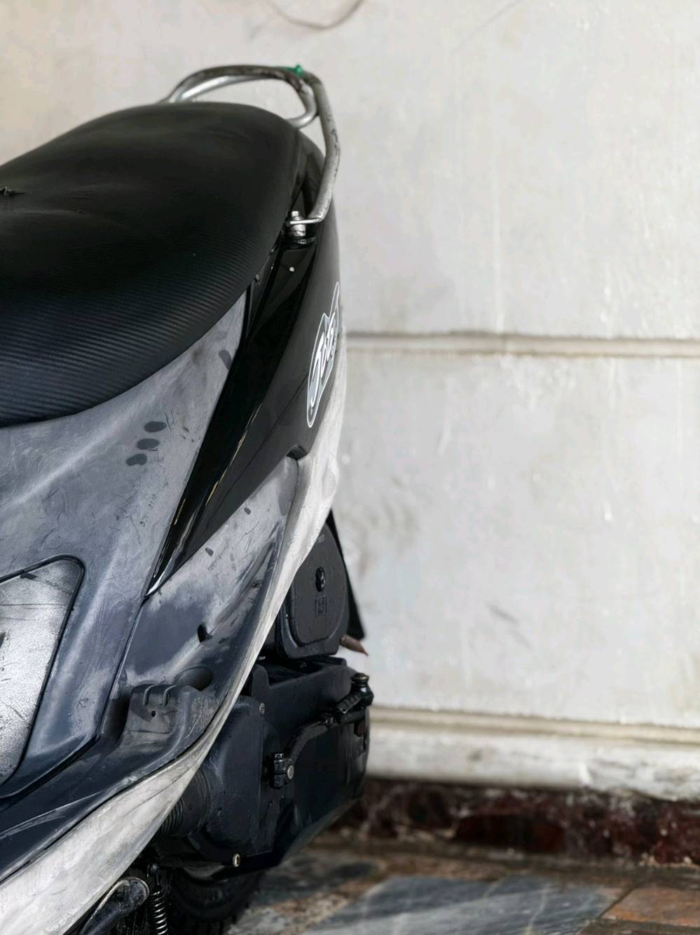 السلام عليكم ورحمة الله وبركاته 🤍 
ظراجه ماكس منغولي 🪬 
دراجه نضيفه كلش النضافه ميه ميه ❤
الدراجه كلشي مابيها 🤎
الدراجه جميع كرهبائيات شغاله 🖤
العنوان بغداد المشتل 📍