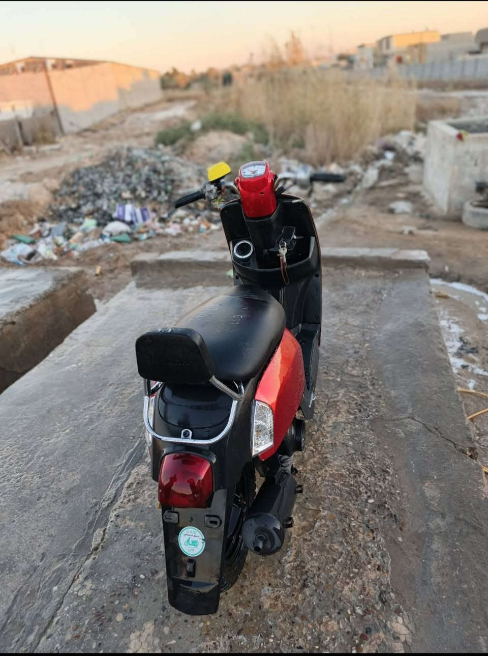 السلام عليكم ماكس بوليسي كابرتير 2008 للبيع صارلهه أربع أشهر من نازله بيهه (منفيز) كلشي شغال كهربائيات سلف هندر مامفتوحه جيب وياك فيتر وافحص السعر 800 وبيه مجالل
***********
