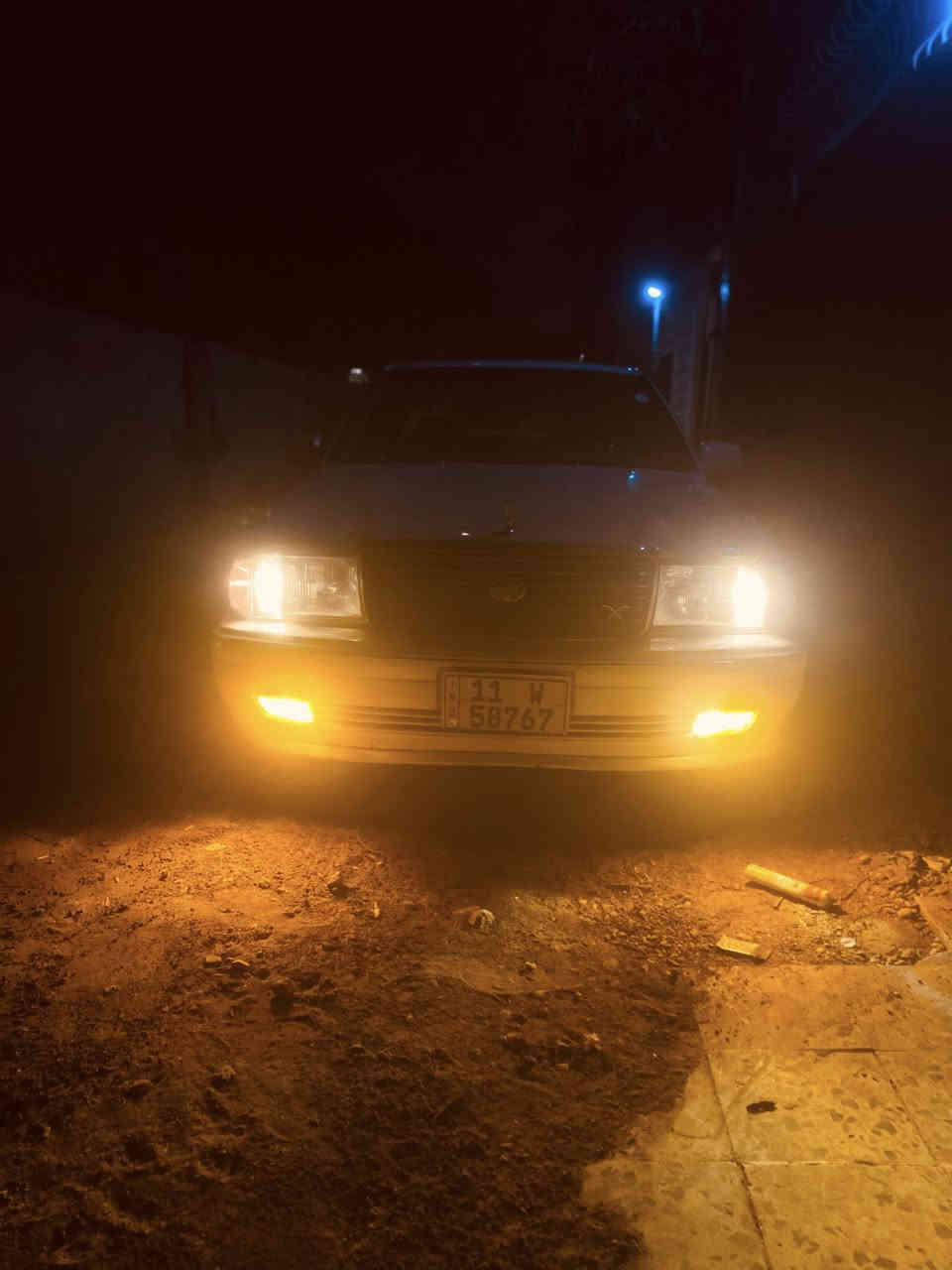 السلام عليكم 
راس ثور تكم أيسر بلاد 
لون ابيض 
موديل1998 
رقم بغداد انكليزي بأسمي تحويل ثاني يوم 
كفاله من الكص والحادث والضربه 
بيها تعمير جاملغات خلفيه اثر خياس ومصبوغ الباقي كفاله 
صدر امامي خلفي جديد 
تخم تاير جديد 
تبريد شغال 
محرك vvt _i2500 
محرك وكير حاويه قبل اسبوع شادهن 
غرفه لون عسلي 
لايت زنون 
كلشي بيها شغال 
السعر 115 وبيها مجال 
مكاني بغداد
هاتف:*********** 
واتساب فقط
