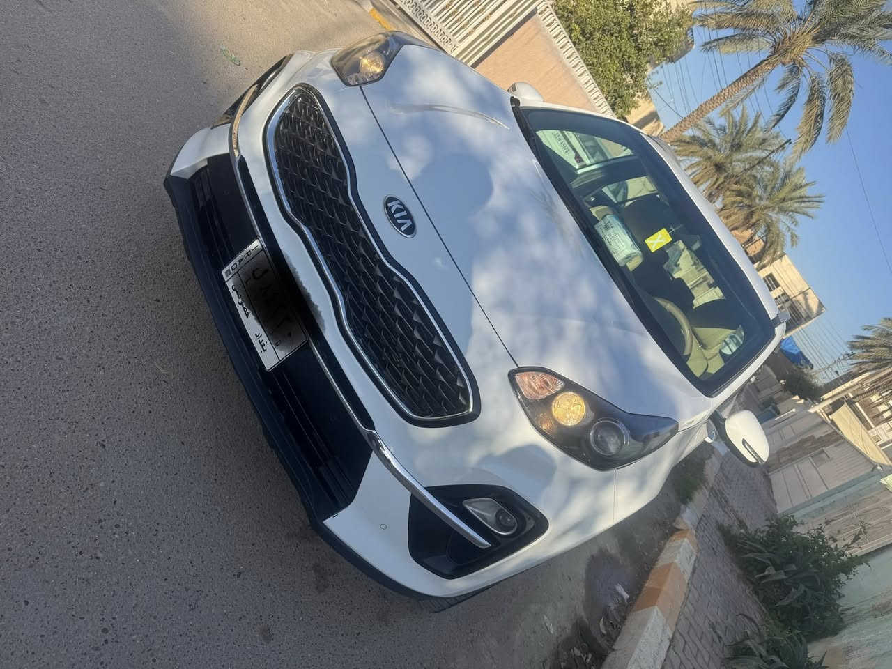 السلام عليكم 
سبورتج 2020 لون ابيض رقم بغداد باسمي السيارة ماشية 98 الف السيارة على وضع الشركة حتى تبديل الدهن بالشركة بدون بارد وصبغ مقفولة فقط بيه شخط بسيط الدعامية الخلفية والباقي على وضع الشركة ( تخم تاير جديد ) 
السعر  205 $ للتواصل *********** مكان السيارة بغداد المحمودية
