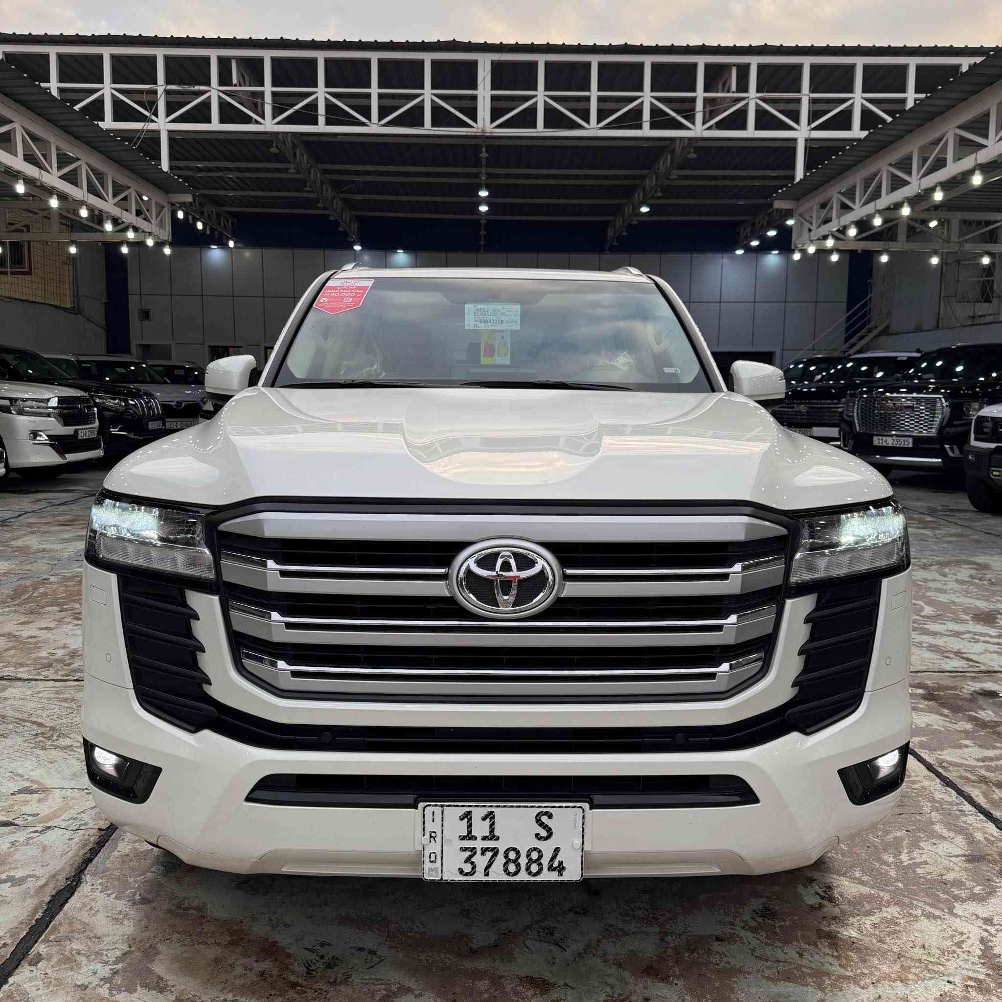 سلام عليكم لاندكروز موديل 2024  GXR ساز ضمان
ماشيه 35 الف رقم بغداد مكفوله من الصبغ والتبديل بيه رصعتين بارد فقط
موصفات 3 شاشات كراسي كهرباء بنريد كراسي جلد اصلي وباقي الموصفات معروفه 
للاستفسار *********** بغداد, العراق
