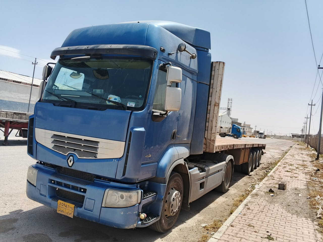 للبيع رينو 2011
مشترك فالفو محرك 460
كير اوتماتك 
ثلاجه 2تانكي كاز 
2مناميه
سبايدرات 
 عربانه عبد الله جوهر 4محور 
سياره جاهزه بشغل 
سعره 240وبي محال 
للاستفسار ***********
