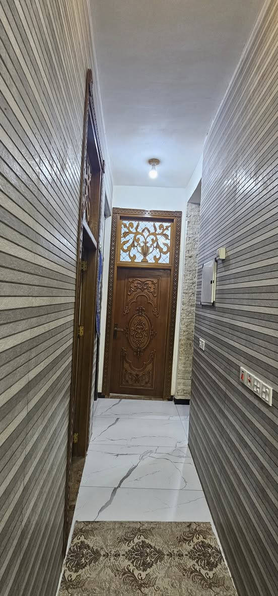 بيت جديد حي  الوائلي مساحه ٢٠٠ بي غرفتين  نوم 
وصاله ومطبخ واستقبال اربع صحيات وحده بالغرفه
بناء درجه اولى صب مركزي مطلوب اسكان ١٩
للاسفسار
***********

***********
