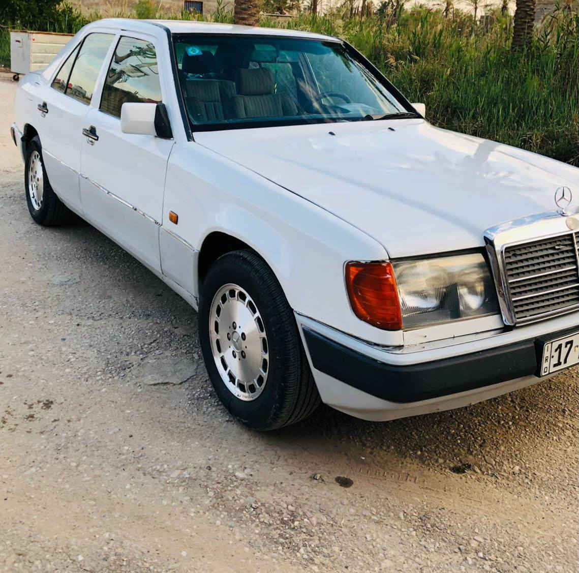 السلام عليكم مرسيدس موديل 90 
ماكينه اثنين ونص في في تي ماكينه وكير كفاله 
صبغ جماليه سياره جاهزه على خير لا يتازلون عالي وناصي كهربائياتها كلها شغاله تخم تاير ويل جلي السياره مال جناي
رقم انكليزي السياره باسمها تحويل تحويل شوكت ما يعجبك 
السعر 53 وبيها مجال للجناي الاستفسار اكثر رغم الهاتف
***********///اس***********// مكان البصره القرنه
