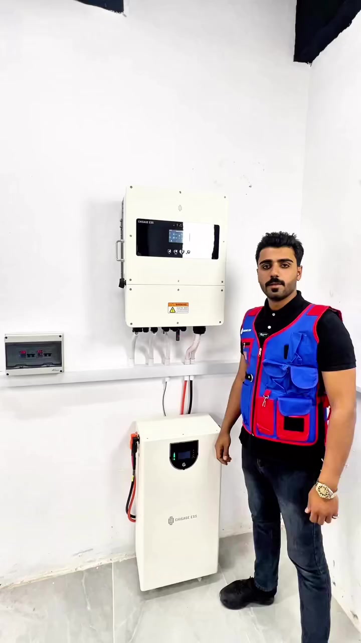 ⚡🔋 تنصيب منظومة طاقة شمسية 15 أمبير – اعتماد كلي على البطارية

تم بحمد الله إنجاز تنصيب منظومة طاقة شمسية بقدرة 15 أمبير باعتمادية كاملة على البطارية، لتوفير طاقة مستقرة وآمنة على مدار الساعة ⚡

🔹 مواصفات المنظومة:

 • 🏭 من شركة Shisaj (شيساج)
 • ⚡ انفيرتر بقدرة 8KW عالي الكفاءة
 • 🔋 بطارية بسعة 16KW لتخزين طاقة أكبر وتشغيل أطول
 • 🛡️ قواطع حماية نوع اونسي  لضمان الأمان الكامل

✨ المنظومة توفر:
✔️ استقرار عالي بالفولتية
✔️ حماية متكاملة للأجهزة
✔️ تشغيل مستمر وقت الانقطاع
✔️ أداء قوي واعتمادية عالية

📞 للتواصل:
هـ. م. سجاد البعاج
📱 ***********

محمد البعاج
📱 ***********

📍 العنوان:
النجف الأشرف – شارع المجمعات
مجمع الكرار مقابل مجمع بيتي السكني

جاهزين لخدمتكم بأفضل الحلول للطاقة الشمسية ☀️�
