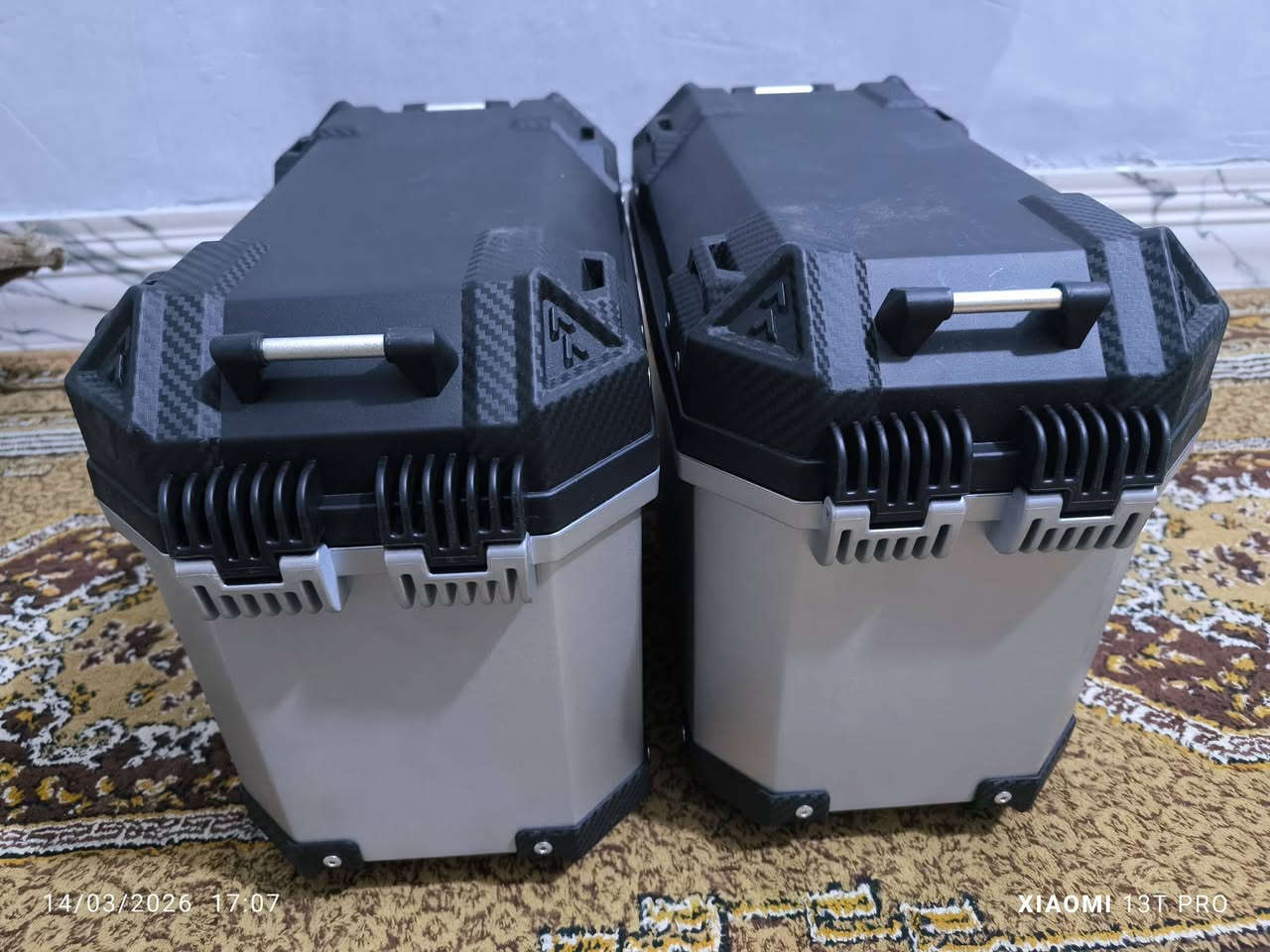 السلام عليكم 
جنطه صفح بلاستك اصلي 
الطول ٤٢
العرض ٢١ 
كامله القواعد مالته اي نقص ما بيه 
السعر ١٥٠ الف 
***********
