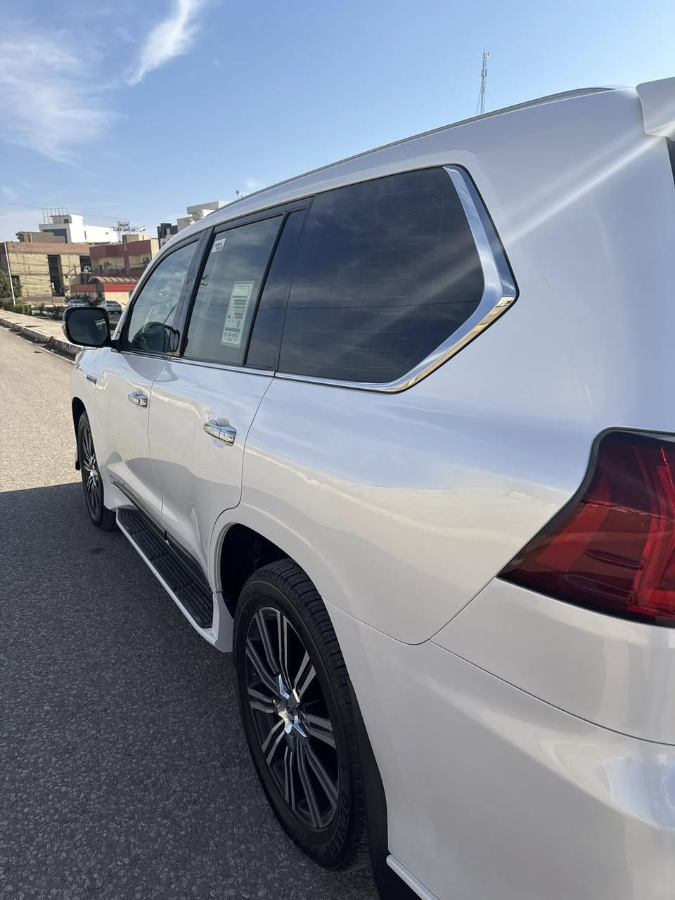 السلام وعليكم البيع 
لكزز موديل 2018   ابريم اصلي فول مواصفات 1/1 معروفه مواصفات لكزز  حلا من الصور كفاله عامه  
رقم شمالي  باسمي  
 ومواصفات الكزز   معروفة  
ماشيه  69  الف  حقيقي 
 بصمات اثنين وكرت كله موجوده بيه غراضه اصليه وعدده  كله موجوده 
تخم تاير جديد شاده  
مكاني الرمادي  رجاء فقط شراي يتصل 
                                             ***********
