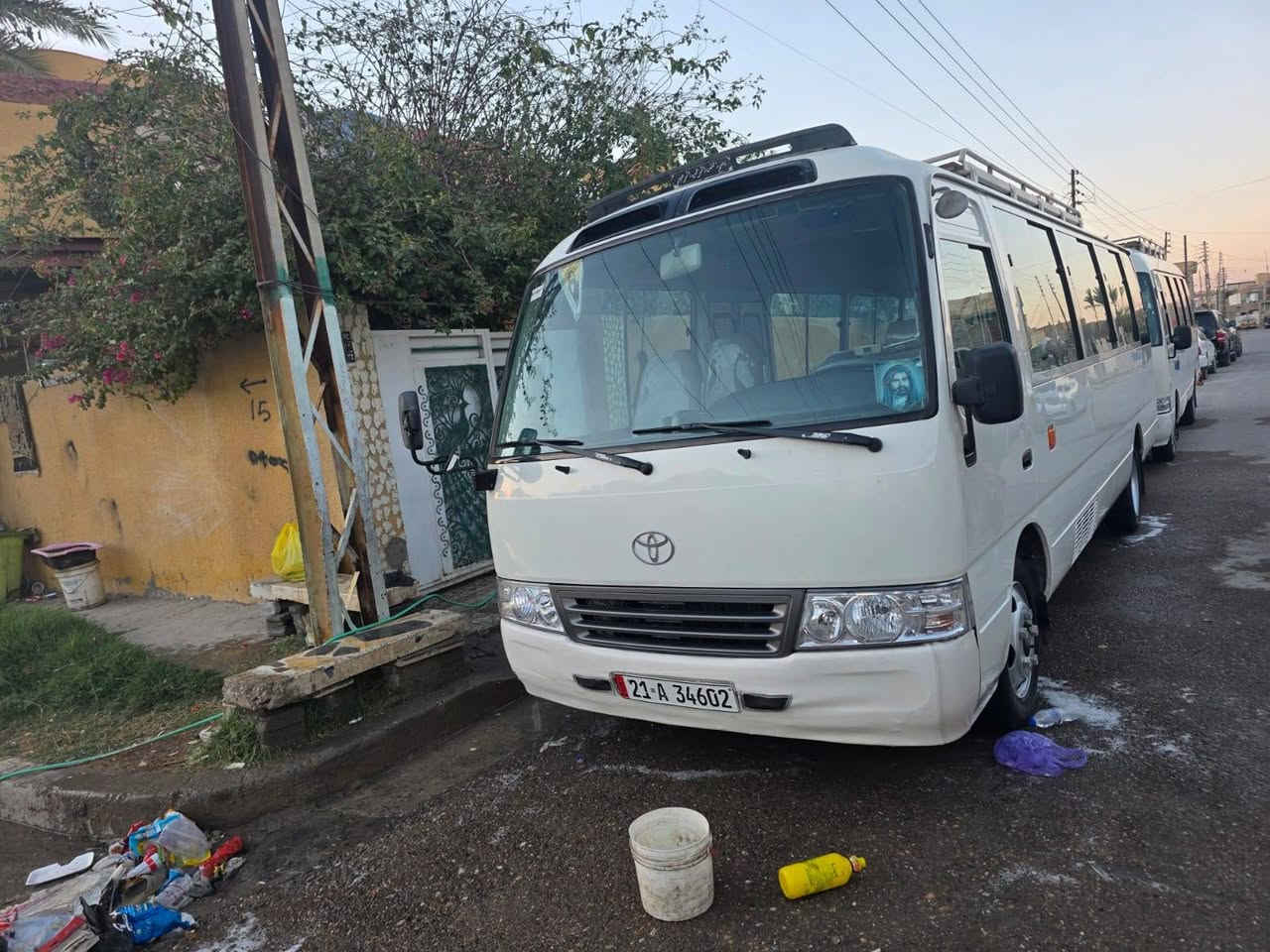 سلام عليكم كوستر 2014 كامله سيبايه وكشنات عصام ودرع موجود صدر جديد قبل شهر فاتحه 4وياله فاتحهن كير مكينه اكسن تخم تاير كامله السياره كبل للشارع بيه بس الجتف طخه ومعمره والباقي كفاله عامه وصور ضربه موجوده بلمنشور بسمي سياره تحويل ثاني يوم مسجله خط وبحث سعر 290وبيه مجال   الستفسار ***********
