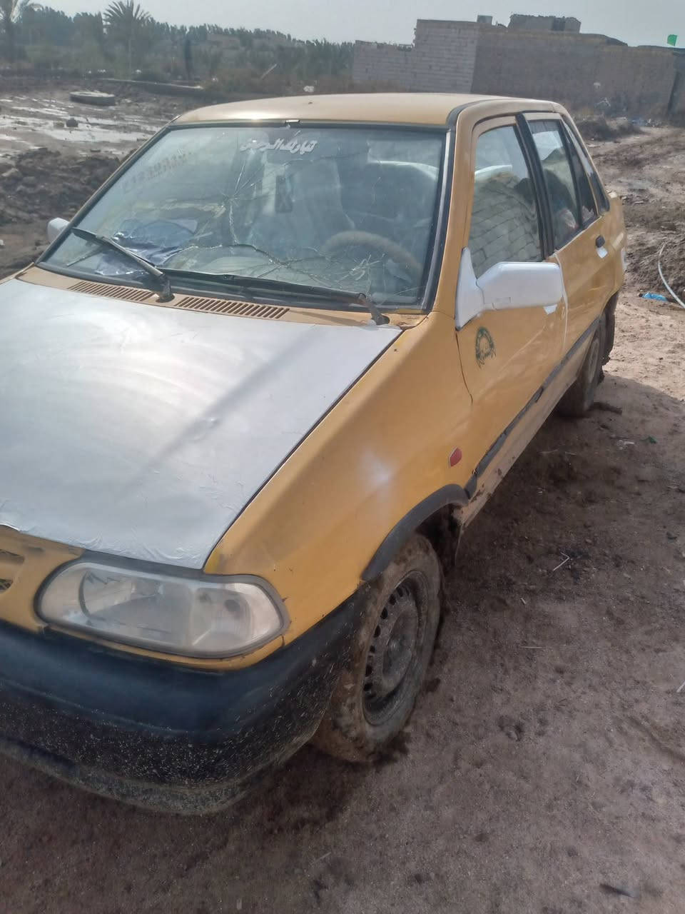 سلام عليكم سياره سايبه للبيع موديل 12 سياره جاهزه بس مكينه كائنه بيها دخان سعرها 8 بيها مجال قليل مكاني ناصرية سبل شراي ينتصل ***********
