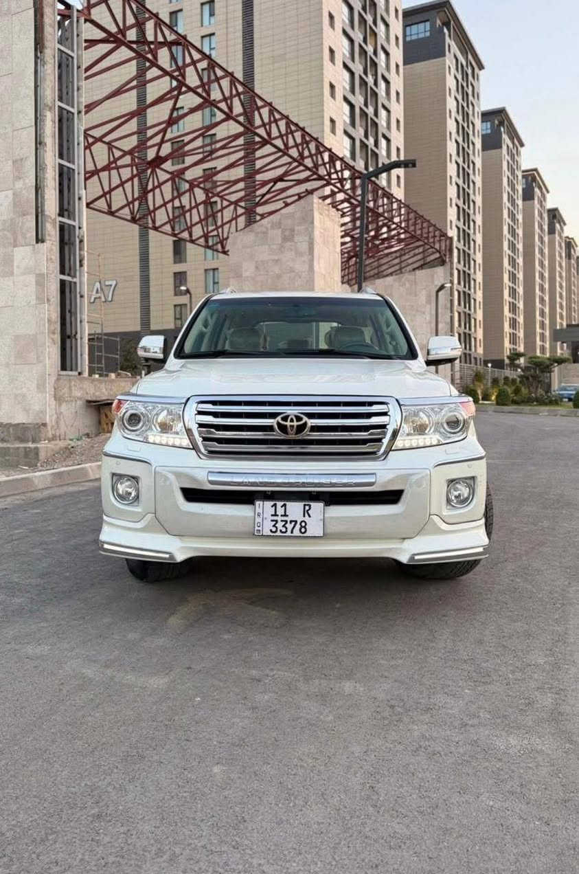 السلام عليكم
لاندكروز ابريم اصل علامه الذهبيه
موديل 2015
رقم بغداد 
سياره فول موصفات
ماشيه 79 كيلو حقيقي
سياره على وضع الشركه ابلاديه
سيارة جديده جداً
 سياره مكفوله
سياره عليها ادامه من شركة ساز
6 سلندر
حساسات امامي + خلفي
4 كامرات
نظام ترحيب 
كشنات جلد
بصمه
يدات ذهبيه
فتحه سقف
ثلاجه
داخل صاج
كشن كهربائيه
تحكم استيرن
بأسمي سياره عنوان بغداد الدورة
السعر 440 
***********
