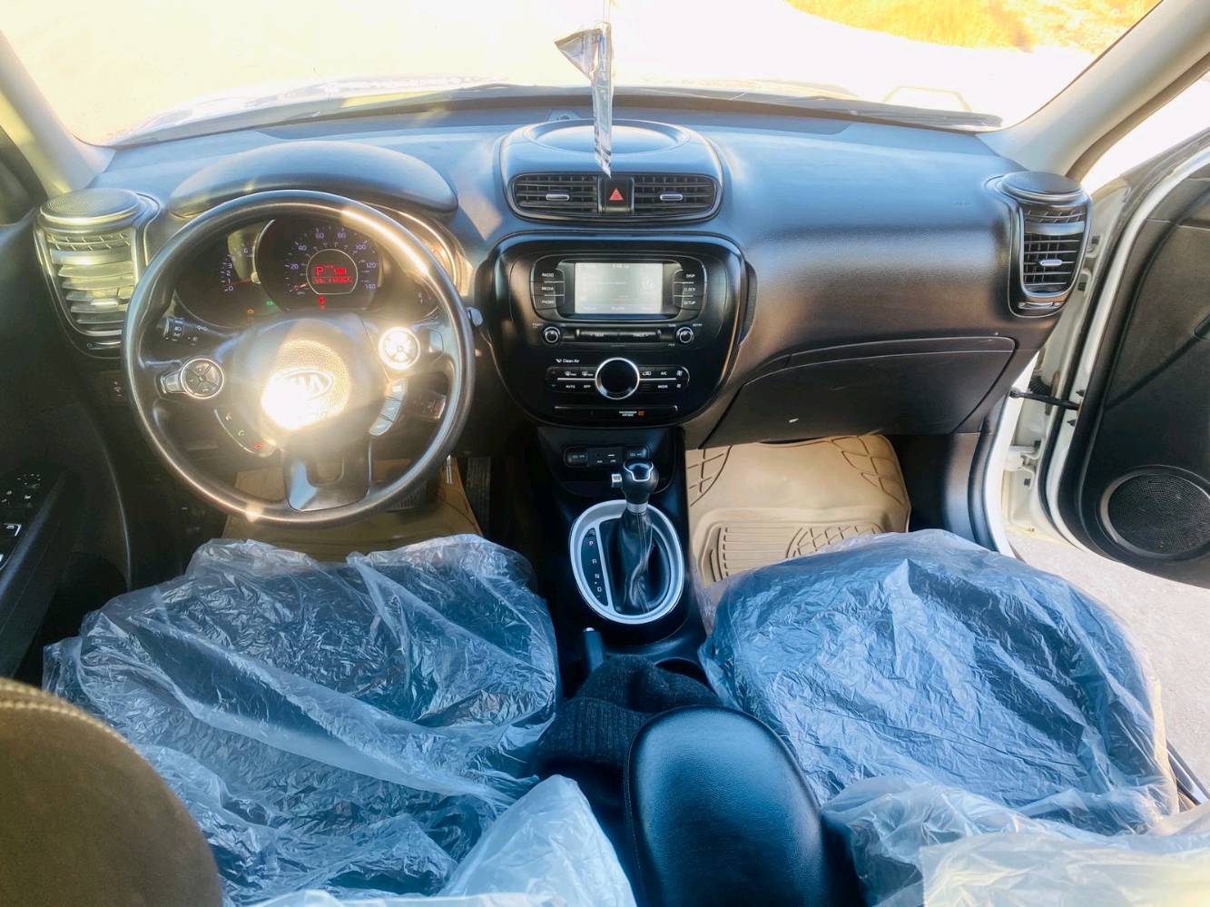 سلام عليكم من رخصه الادمن المحترم
كيا صول 2017 شاشه تحكم ستيرن جهتين حساسات خلفيه كامره خلفيه مانع انزلاق سماعات 6 مكينه GDI 2000 فول صرف بانزين مابيه حادث قطعتين جاملغ وبنيد وبين بارد خلفي شاشه بل دشبول تعرضلك قوه التبريد سياره مكان المسيب رقم بغداد السعر120وبيها مجال ترهم مراوس للاستفسار ***********  مكاني بابل المسيب
ماشيه 55الف 
