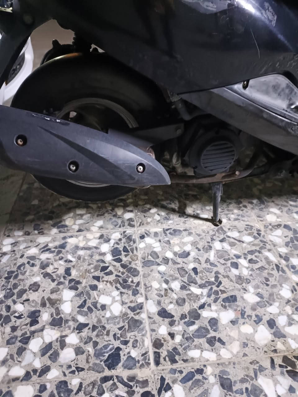 السلام عليكم
ابريز  رمبه امنزلهة صار 3اشهر 
الدراجه جديده أو برغي ممفتوح بيهة
بس بيهة هذه الكسر الكدامك
المكان بغداد الشعب
السعر 700 أو بيهة مجال اشويه حك الجيه
الرقم ***********
