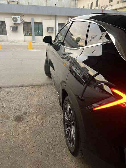 السلام عليكم 
جيتور  داشنك فول مواصفات

 JETOUR  Dasheng

موديل 2023 لون اسود ملكي

المحرك: 4 أسطوانات 1500 تيربو ✈️🚀

196 حصان

ناقل الحركة: اوتوماتيكي من 7 سرعات

العداد: 15000 كيلو متر قابل للزياده

ضمان شركة/عليها ادامه بل شركه قبل اسبوع دهن وفلاتر وصيانه دوريه

رقم ااربيل باسمي

*المواصفات*

* إطارات قياس 20 إنچ

* فتحة سقف بانوراما

* 6 وسائد هوائية

* كاميرات محيطية 540 درجة

* شاشة التحكم بقياس  15.6إنچ

* لوحة القيادة الكترونية 

* نظام الملاحة خرائط GPS

* نظام كار بيت لعرض شاشة الهاتف المحمول

* بلوتوث / هاتف السيارة

* نظام أوامر وتحكم صوتي

* نظام صوتي 8 سماعات 

* شاحن هاتف لاسلكي سريع

* رادار تفاعلي

* تحذير مغادرة المسار

* نظام القيادة شبه الذاتية

* نقطة عمياء

* حساسات أمامية

* حساسات خلفية

* نظام تحذير الاصطدام الامامي والخلفي 

* نظام الفرامل اليدوية الاوتوماتيكي Autohold

* وضعيات قيادة متعددة

* دخول ذكي (بصمة)

* تشغيل عن بعد

* صندوق كهربائي 

* مقصورة الركاب من الجلد الفاخر

* مقعد السائق والراكب كهربائية

* مقعد السائق مع ذاكرة لحفظ وضعيات الجلوس

* مقعد السائق والراكب مبردة

* مقعد السائق والراكب مدفئة

* إنارة محيطية

* موسيقى ترحيبية

* عتبات الأبواب مضيئة

* مصابيح أمامية أوتوماتيكية زينون مع مصابيح نهارية LED

* نظام التحكم الذكي بالإنارة العالية

* المرايا الجانبية قابلة للطي كهربائياً

* مرايا بخاصية التعتيم الذاتي

* نظام مراقبة ضغط الاطارات

* نظام تنقية الهواء مع شاشة لعرض البيئة الخارجية

* حساس للمطر

ومواصفات أمان أخرى

ملاحظة: 

السيارة كلها مكفوله كفاله عامة بدون ضرر بدون شخط بدون صبغ كير ومحرك وكهربائيات كفاله عامه 

تحويل ثاني يوم 

السعر 160$ ورقه قفل قفل وماكو هيج سعر 

 

مكان السيارة  

بغداد 

للاستفسار الاتصال على الرقم.اسيا ***********
