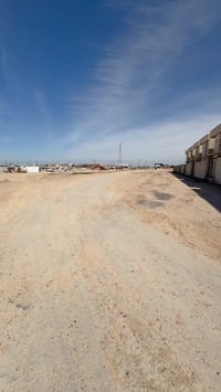 القرية الامريكية • ٢٠٠م • ٤غرف