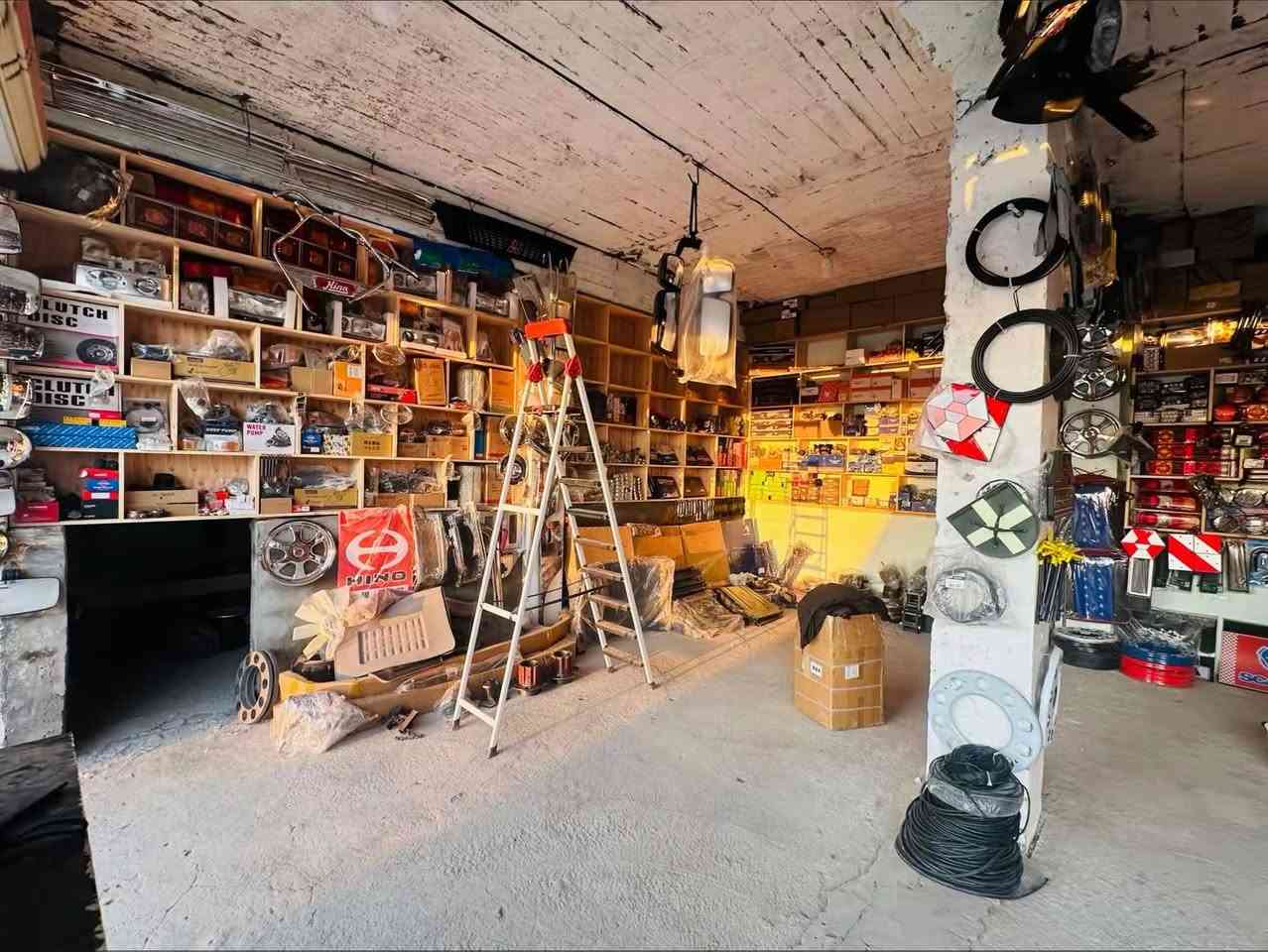 سلام وعليكم محلات كامله للبيع ادوات وكماليات اكترس سكانيا هينو كنتر اسعار اقل من اسعار جمله المكان بابل 

***********
