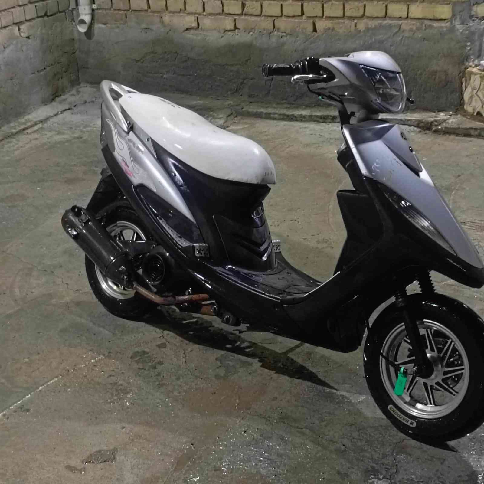 سلام عليكم ورحمه الله وبركاته دراجه ماكس عدله نظيفه ميه بل ميه بعدهء برغي ما مفتوح بيهء دراجه شلعه ومعدل دراجه خير من الله سعر 600الشراي يتصل***********علولي الدريعي العنوان بغداد بسمايه مشروع الوحده
