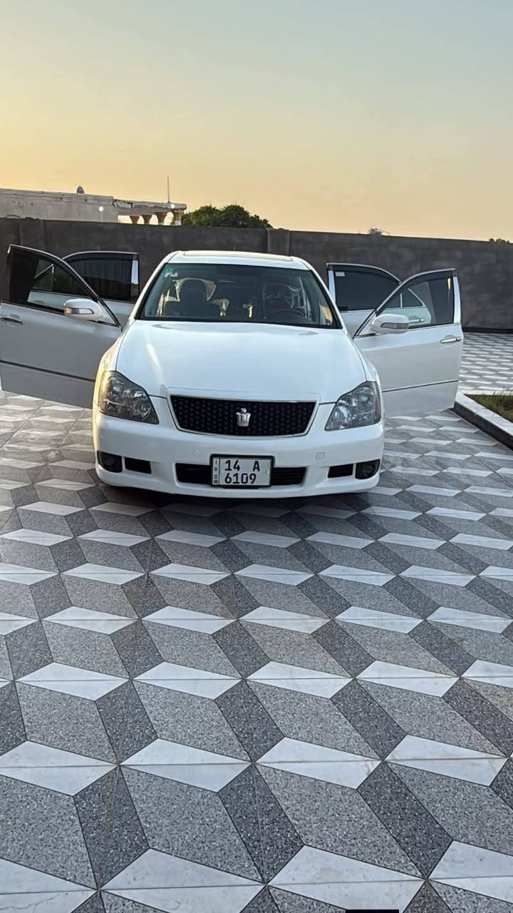 السلام عليكم شاهين 2006 بصمه رصاصي شاصي 80 قرار 48 رقم بصره السياره خمس بصمات دواخل اسود ملكي السياره فتحه قصه قماره فقط والباقي كفاله تخم ثاير تبريد شغال حداديه جديده اخوان السياره ما ناقصها اي شيء والمو شراي لا ينتصر رجاء السعر 130 وبيها مجال عنواني البصره ***********
