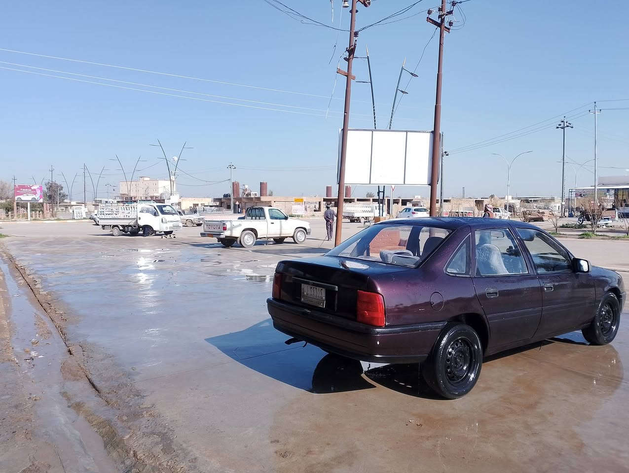 السلام وعليكم اوبل فكتره محرك 16 موديل 91 سنويه 28 بطاقة بنزين الصدر فوك النص عمر السياره جاهزه من كلشي رقم الهاتف ***********
