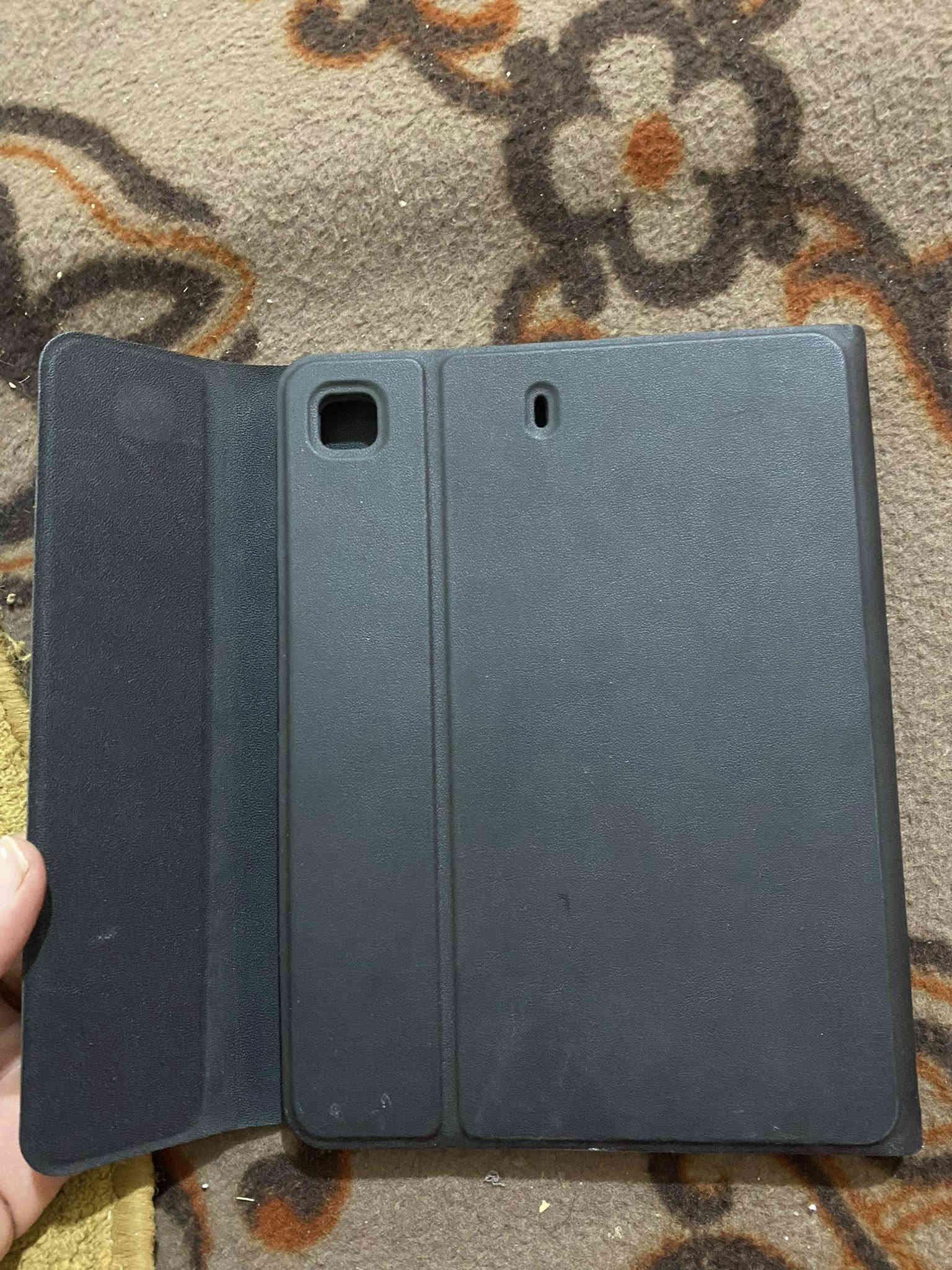 كفرات ايبادات 
متنوع حديث غير مستخدم 
انواع مختلفة ابل هونر ريلمي هواوي 
عددهن 20 قطعة 
سعرهن مناسب 
للحجز والاستفسار 
مراسلتي خاص او الاتصال برقمي
***********
