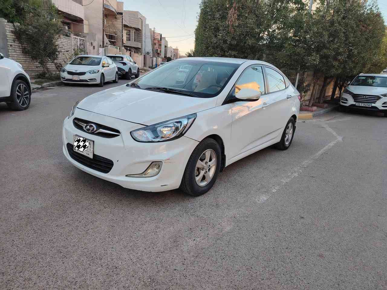 اكسنت 2013 خليجيه.. بغداد
استلام الشركه العامه.. 
محرك 1600 دوش كفاله.. 
شاشه وكامره واشاير مري وتحكمات دركه خمسه ويل كب.. 
انشخطت بابتين والجاملغ.. 
جهة السايق.. وممبينات.. 
3 قطع رش صبغ بدون فتح.. بدون دواخل شرط السونر.. 
تبريد ثلج بلادي مملعوب بي.. 
محرك كير تبريد تدفئه كله تمام.. 
السياره كهربائياتها كله على وضع الشركه.. 
مكاني بغداد الكرخ حي الاعلام 
للبيع هذه رقمي.. *********** 
السياره جاهزه بفظل الله مبيه اي نقص.. الشراي يتصل وبل الخدمه
