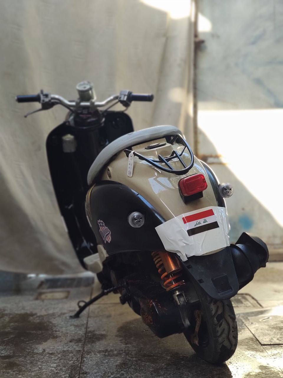 دراجة مصرية لون اسود محرك
 مفتوح مرة جاهزة للاخير
كفرات جدد اصلي فقط الصفاح مستخدم
كهربئيات كامله سلف اشاير لايت بگ لايت
هورن قفل جنطة عداد سرعة كيج بانزين
شلعة ومعدل محرك سرعة 80 
مكان سوق الشيوخ


**إذا كنت صاحب هذا الإعلان وتريد حذفه لأي سبب، رجاءا أرسل رسالة إلى الدعم الفني**