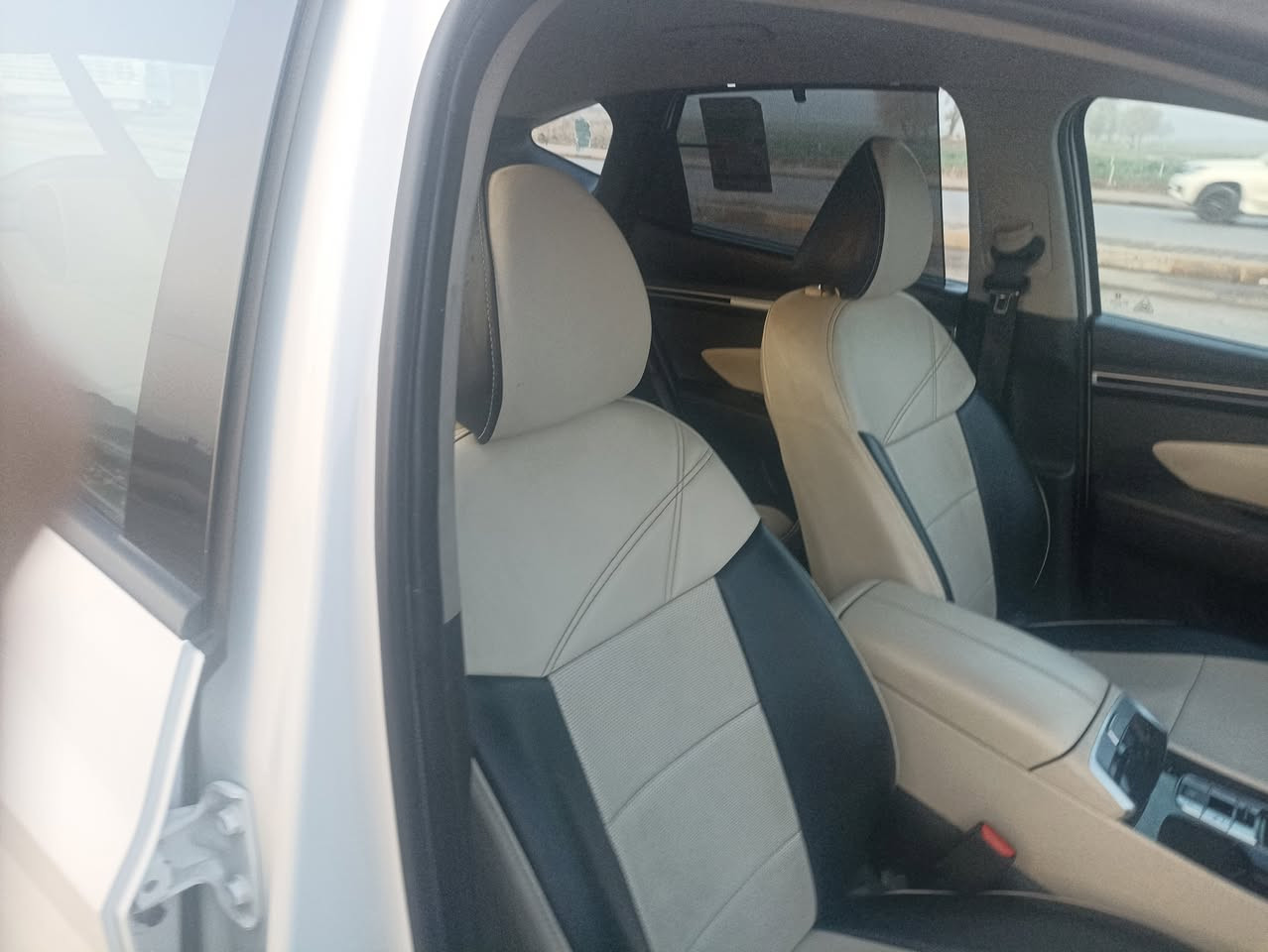 توسان موديل 2024 سياره جاهزه من كلشي مكفولة فول عدا الفتحه رقم اربيل تحويل   ثاني يوم مكاني بغداد السعر 218 بيها مجال بسيط***********
