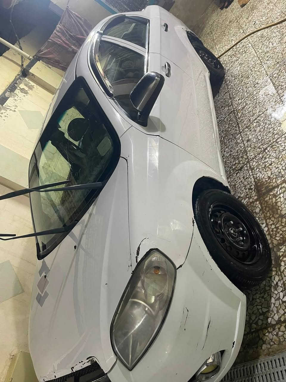 السلام عليكم 
افيو موديل ٢٠١٠
محرك مفتوح كير عادي 
بيها ملاحضات فقط طخات واضحه بالصور رقم مثنى باسمي مداور ثاني يوم سنويه لل٢٧
سياره جاهزه يرادلها ترتيب شويه فقط قطعه وحده صبغ 
مكاني النجف 
السعر ب٥٣ وبيها مجال 
رقم التليفون :***********
