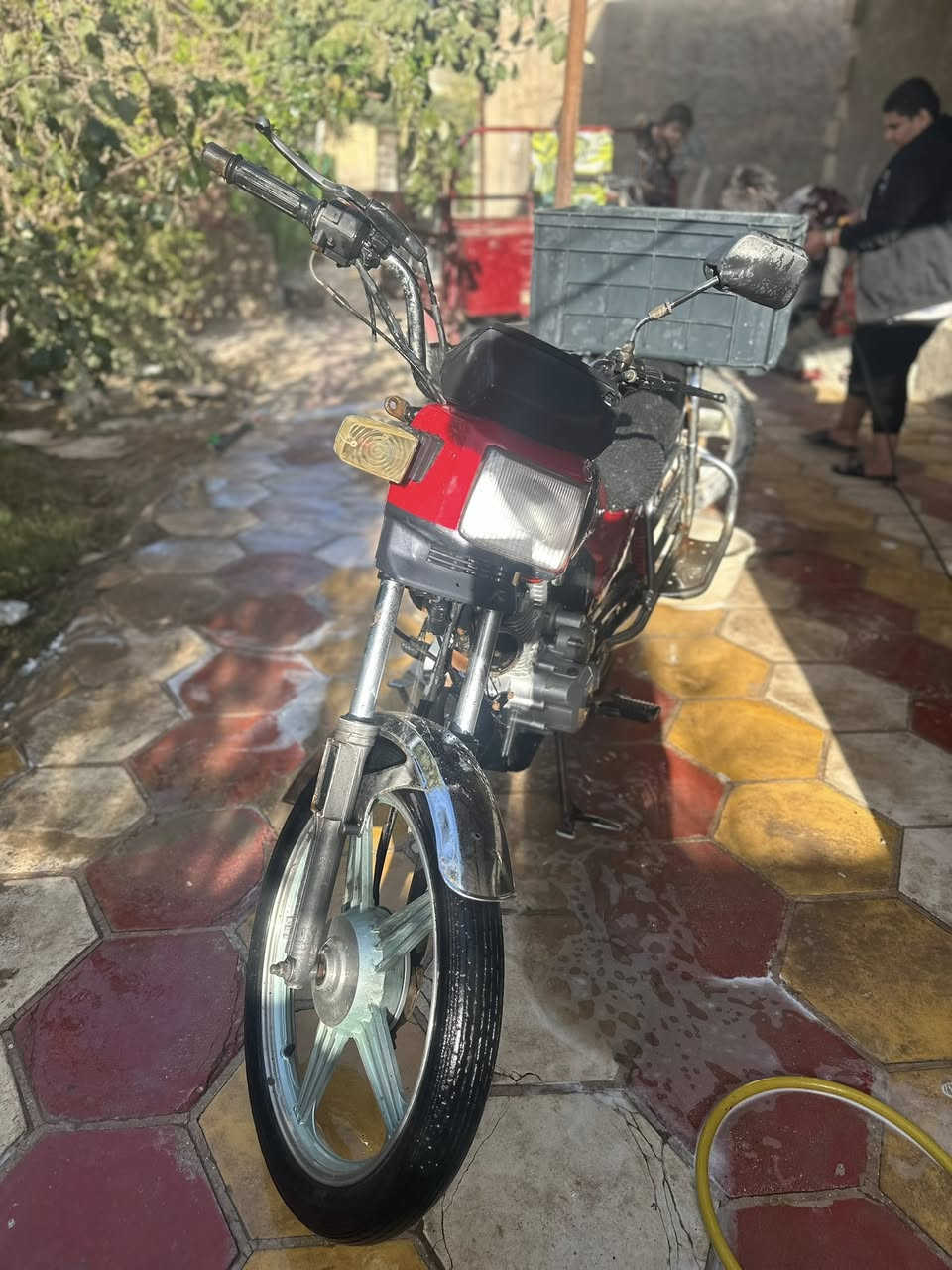 السلام عليكم دراجه فيوم  محرك مامفتوح بلادي دراجه نشطه ونضيفه اوراقه ضاعن مني مكفوله من سرقه دراجه مال جناي سعره 350الف وبيه مجال قليل اتصل وتاامر. امر ***********
