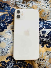 ايفون ١١ • ١٢٨ • شاشة مضروبة