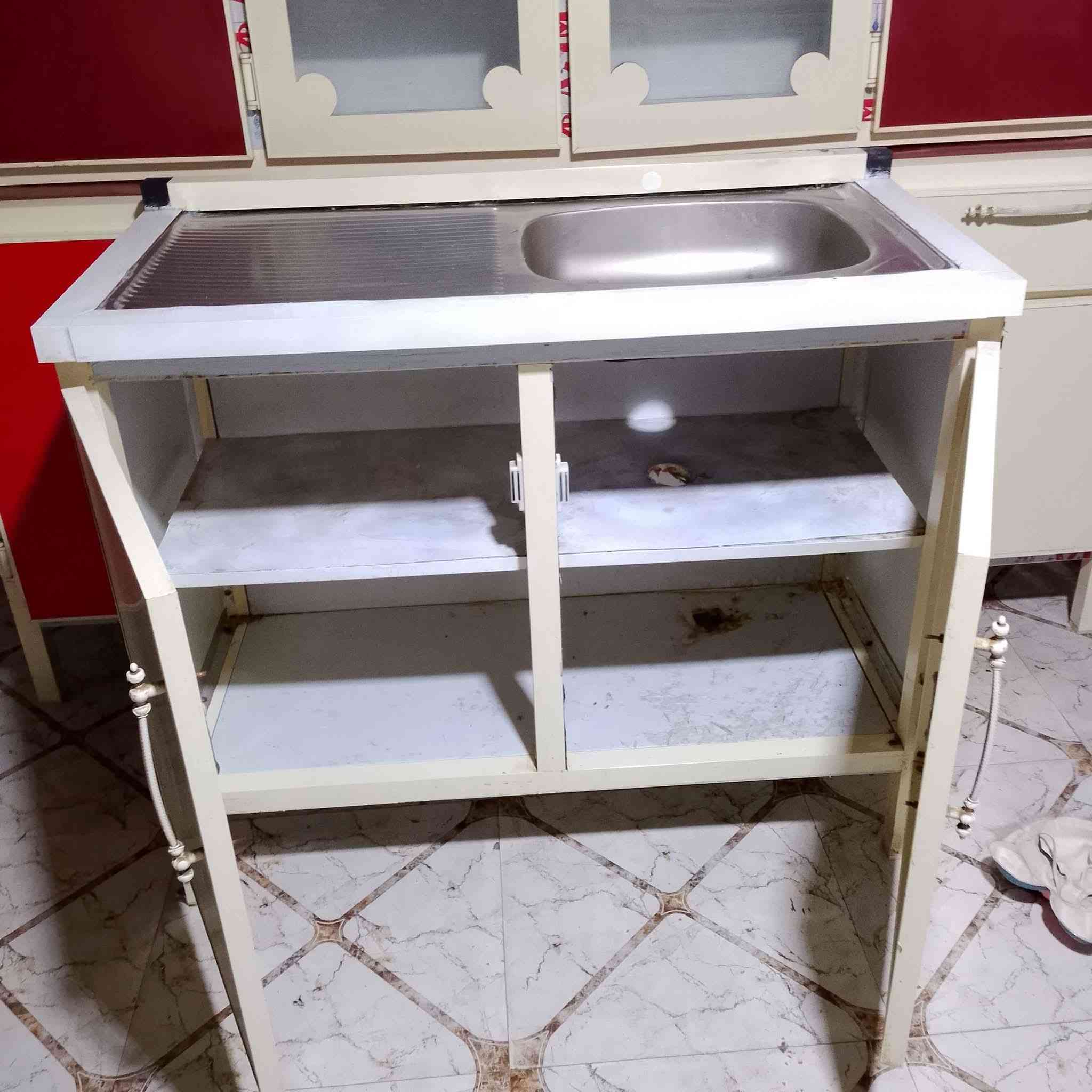 للبيع غساله جداً  نضيفه باله  حجم  كبير 25 كيلو  نوعيه شرط شغل  عله البلاد  سعر /  110 / + كاونتر 3 قطع  تركي اخو الجديد  مترين وسنك متر   سعر 260  العنوان بصره تاميم اللاستفسار ‏‪***********‬‏ متوفر توصيل البصرة, العراق
