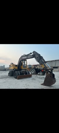 حفارة فالفو • موديل 1998 • بدون كسر