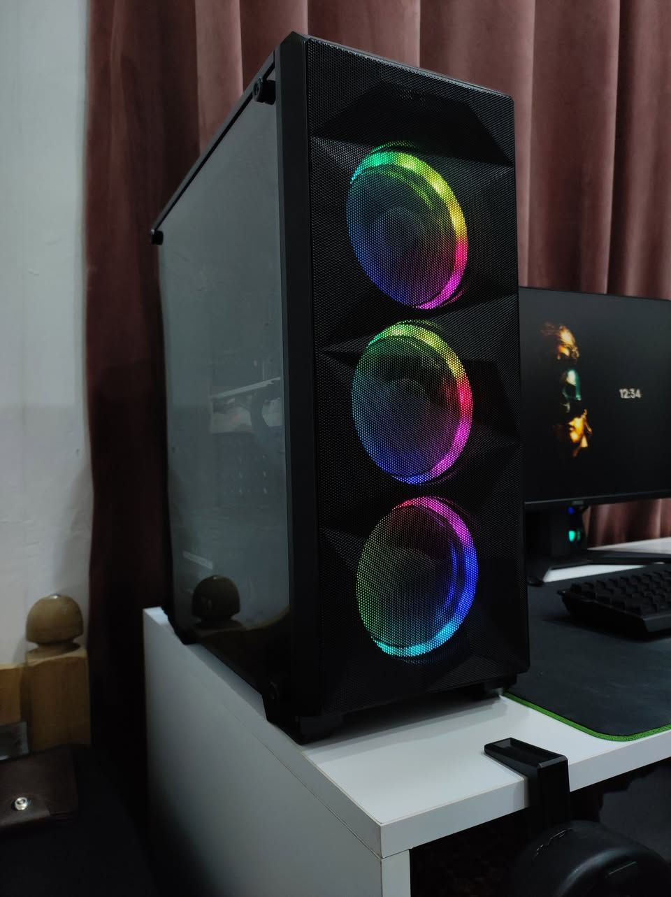 السلام عليكم

📝  ( PC GAMING )

  💻 مواصفات:/
  ▫️ CPU:/ { AMD RYZEN™ 5 3600 6-CORE, 12-THREAD }
  ▫️ GPU:/ { AMD™ RADEON® RX 580 8GB WHITE 2FAN RGB 57℃ }
  ▫️ M.B:/ { AMD MSI B450M-A PRO MAX / M.2  } 
  ▫️ RAM:/ { 16GB - DDR4 }
  ▫️ P.U.S:/ {  650W 80+ BRONZE  } 
  ▫️ STORAGE:/ { SSD 128GB + HDD 500GB  }
  ▫️ CASE:/ { RED🐉RAGON 4FAN  }

📝 المعالج يعادل i5 جيل 11/10 تقريبا ب الاداء متغير حسب الالعاب
  ▫️ ويدعم كسر السرعة لاداء اقوى بعد
 
💰 السعر: 445,000 دينار عراقي 🔒
📍 مكاني: بغداد - الأعظمية
🚚 التوصيل: بغداد (5 آلاف) | المحافظات (6 آلاف)
📞 رقمي: ***********
