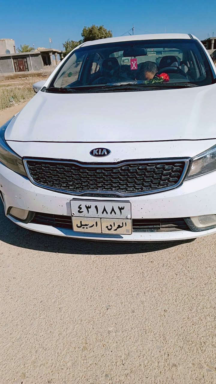 السلام عليكم عندي كيا سيراتو خليجي موديل2017 محرك 1600 بيها قطعة صبغ بالباب الخلفي الايمن  مكينه مفتوحه شغل درجه اولى واحد على واحد يم فلاح الدليمي واهل العزيزيه يعرفون شغله تبريد ثلج صدر وتخم تاير جديد السيارة بدون نقص رقم اربيل مكان كوت/الدبوني السعر123بيه مجال بسيط *********** باقي تفاصيل تصل ودللل بيع مستعجل
