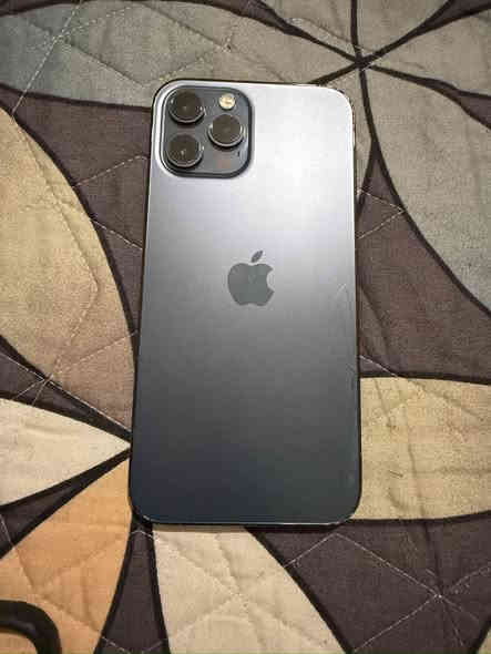 من رخصتكم
للبيع ايفون 12 برو ماكس/ امريكيA/A 
ذاكره 256
جهاز مبدل بي فقط بطاريه ❗️
والضهر بي كسر بسيط 
وشويه شخوط بسيطه مال استعمال فتره طويله باقي كله شغال ونظيف 
سعره 400 الف وبي مجال حك الجيه 
المكان بغداد اليرموك 
***********/اتصال 
 الاستفسار مراسله خاص
