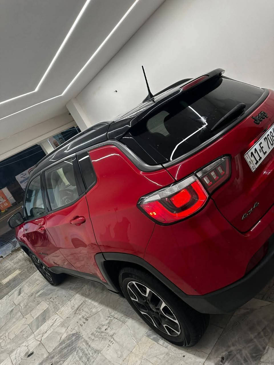 جيب كومباس  2019🚗
موصفات
تو كلر🏴🚩
شاشه جبيره
تحكم ستيرين جهتين
هاند بريك بصمه 
اوتو ستوب 
فوريل 4*4
تبريد قطعتين 
بصمه تشغيل عن بعد 
مثبت سرعه
كامره 
كشنات جلد 
صور الحادث  موجوده بلمنشور
***********
السعر 110
